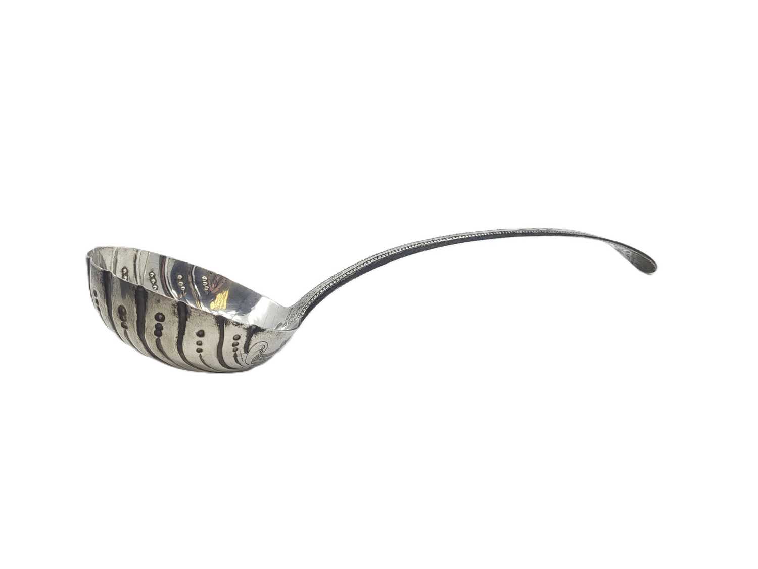 Lot 553 - AN ANTIQUE MID VICTORIAN IRISH SILVER BOW...