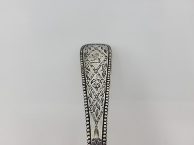 Lot 553 - AN ANTIQUE MID VICTORIAN IRISH SILVER BOW...