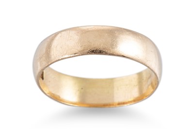 Lot 194 - AN 18CT YELLOW GOLD BAND RING, size M, 3.7 g.