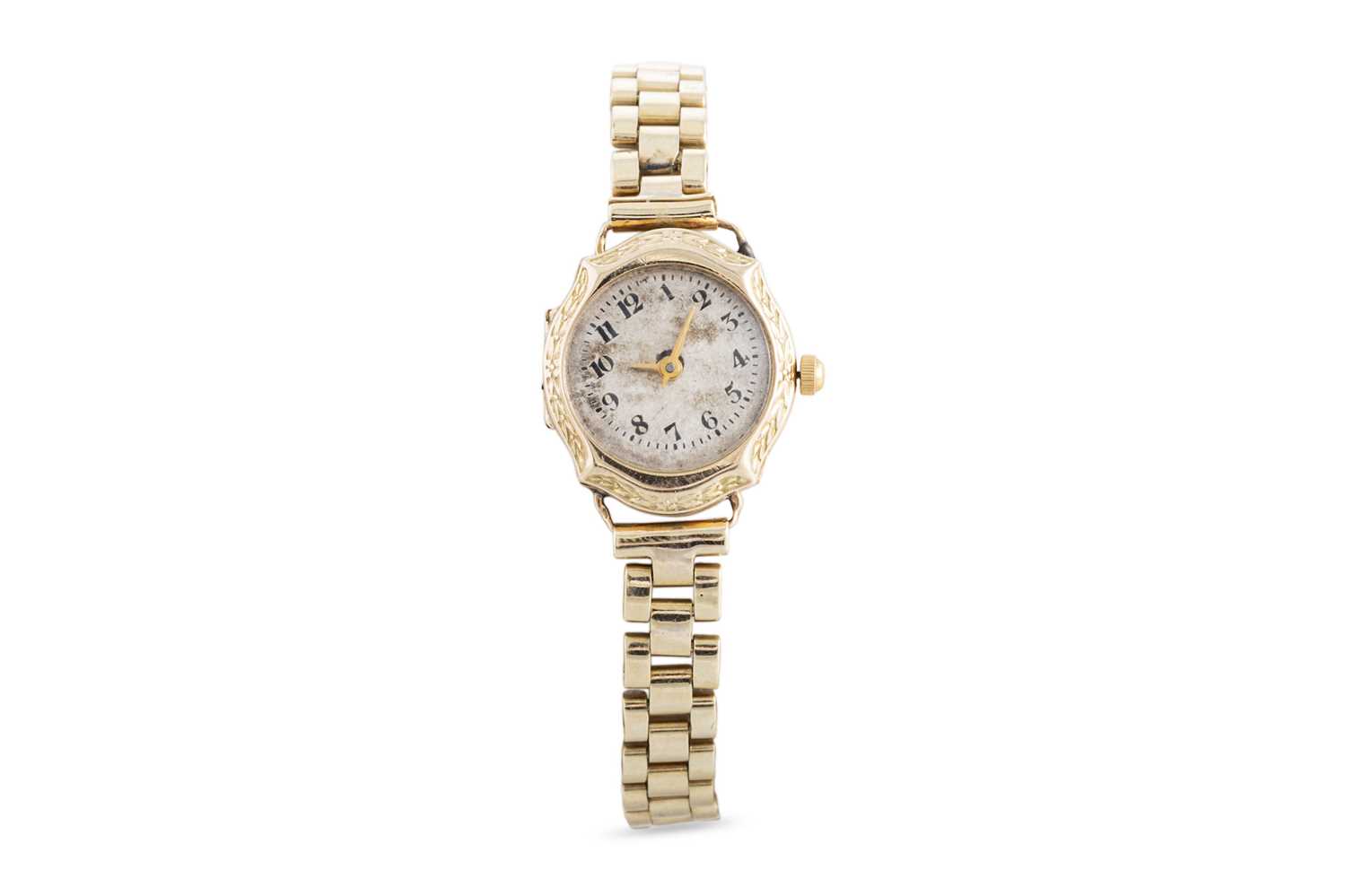 Lot 462 - A LADY'S VINTAGE GOLD WRIST WATCH,...