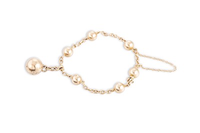 Lot 196 - A VINTAGE 15CT GOLD BRACELET, spherical...