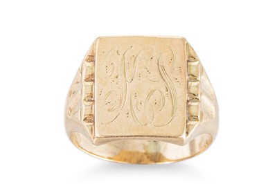 Lot 336 - A 9CT GOLD SIGNET RING, initialed, 7.34 g.