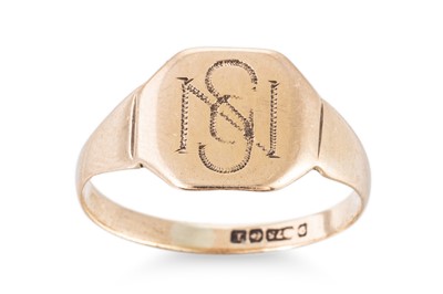 Lot 337 - A 9CT GOLD SIGNET RING, initialed, 2.49 g.
