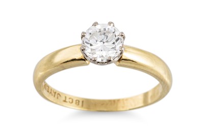 Lot 341 - A DIAMOND SOLITAIRE RING, the brilliant cut...