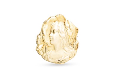 Lot 178 - AN ATTRACTIVE ART NOUVEAU BROOCH, c. 1900,...