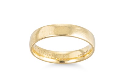 Lot 162 - AN 18CT YELLOW GOLD BAND RING, 3.7 g. size K½