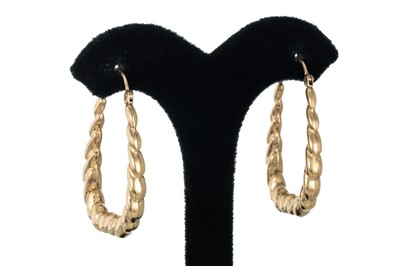 Lot 305 - A PAIR OF GOLD HOOP EARRINGS, of twist form, 2....