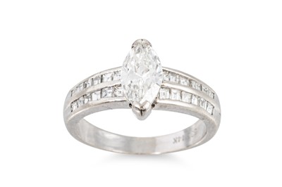 Lot 347 - A DIAMOND SET SOLITAIRE RING, the principal...