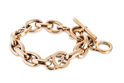 Lot 156 - A COSTUME JEWELLERY BRACELET BY MICHAEL KORS,...