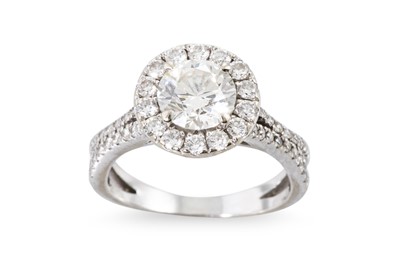 Lot 369 - A DIAMOND SOLITAIRE RING, the brilliant cut...