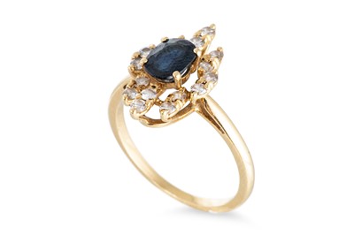 Lot 89 - A SAPPHIRE AND DIAMOND CLUSTER RING, the...