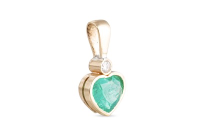 Lot 100 - AN EMERALD AND DIAMOND SET PENDANT, the heart...