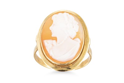 Lot 110 - A CAMEO SET RING, mounted in 18ct yellow gold,...