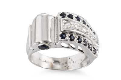 Lot 311 - A DIAMOND AND SAPPHIRE RETRO STYLE RING, the...