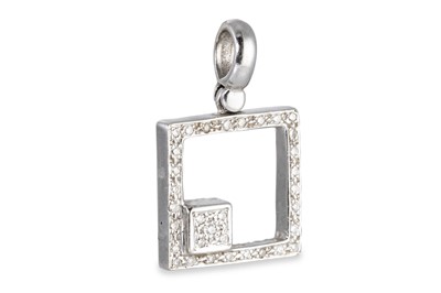 Lot 204 - A DIAMOND CLUSTER PENDANT, of square openwork...