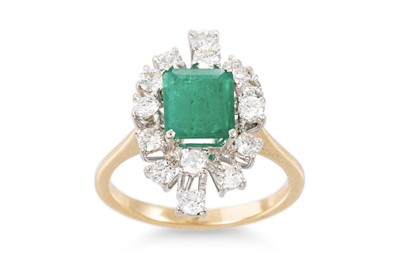 Lot 232 - AN EMERALD AND DIAMOND CLUSTER RING, the...