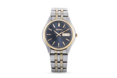 Lot 456 - A VINTAGE SEIKO WRIST WATCH, blue dial,...