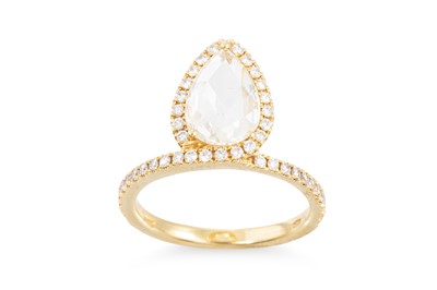 Lot 296 - A ROSE CUT DIAMOND CLUSTER RING, to a...
