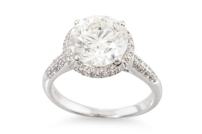 Lot 406 - A DIAMOND SOLITAIRE RING, the brilliant cut...