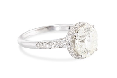 Lot 406 - A DIAMOND SOLITAIRE RING, the brilliant cut...