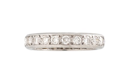 Lot 238 - A VINTAGE DIAMOND ETERNITY BAND, the brilliant...