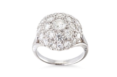 Lot 266 - A VINTAGE DIAMOND CLUSTER RING, of bombé style...
