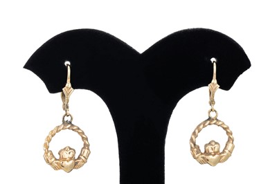 Lot 279 - A PAIR OF 9CT GOLD CLADDAGH EARRINGS, 3.35 g.