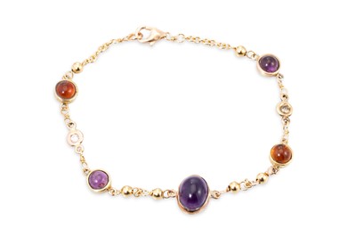Lot 110 - AN AMETHYST AND CITRINE BRACELET, the cabochon...