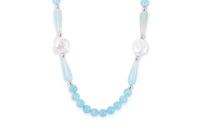 Lot 208 - A BEADED AQUAMARINE AND BAROQUE FRESH WATER...