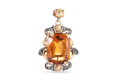 Lot 241 - A CITRINE PENDANT, the large rectangular stone...