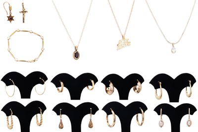 Lot 95 - A COLLECTION OF VARIOUS PAIRS OF 9CT GOLD...