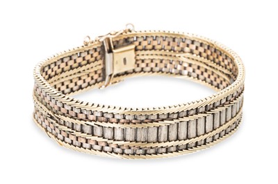 Lot 345 - A VINTAGE 9CT THREE COLOUR GOLD FLEXIBLE CUFF...