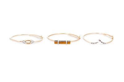Lot 199 - THREE VARIOUS 14CT GOLD VINTAGE BRACELETS, 20...