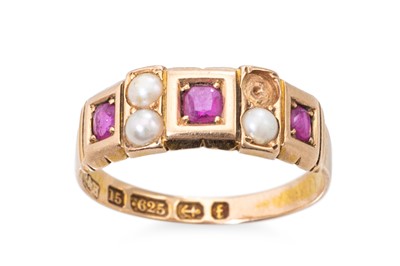 Lot 200 - AN ANTIQUE RUBY AND SEED PEARL RING, mounted...