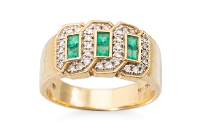 Lot 318 - AN EMERALD AND DIAMOND TRIPLE CLUSTER RING,...