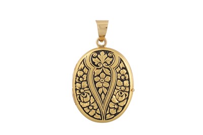 Lot 247 - AN 18CT GOLD LOCKET, engraved floral decoration