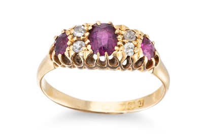 Lot 258 - AN ANTIQUE RUBY AND DIAMOND DRESS RING,...