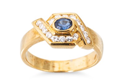 Lot 79 - A SAPPHIRE AND DIAMOND CLUSTER RING, the...