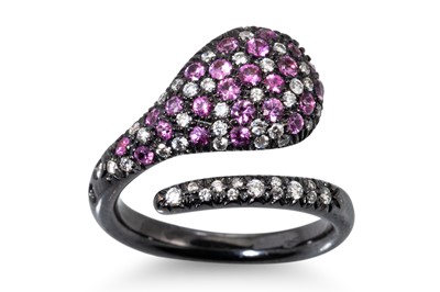 Lot 171 - A PINK SAPPHIRE AND DIAMOND SET CLUSTER CROSS...