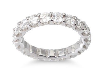 Lot 196 - A DIAMOND FULL ETERNITY RING, the round...