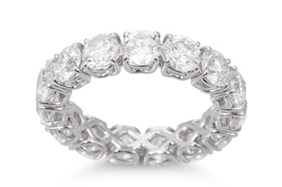 Lot 283 - A DIAMOND FULL BANDED ETERNITY RING, the round...