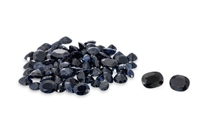 Lot 136 - A BAG OF LOOSE SAPPHIRES. Estimated total...