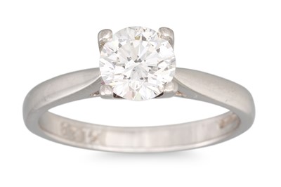 Lot 106 - A DIAMOND SOLITAIRE RING, the round brilliant...