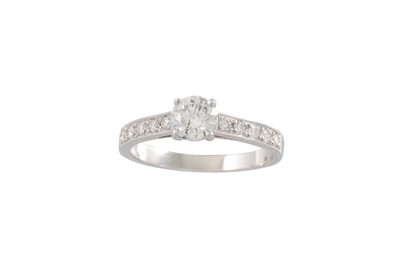 Lot 183 - A DIAMOND SOLITAIRE RING, the brilliant cut...