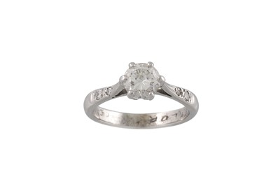 Lot 145 - A DIAMOND SOLITAIRE RING, the round brilliant...