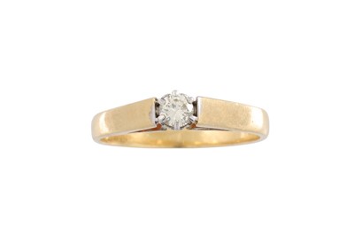 Lot 155 - A DIAMOND SOLITAIRE RING, the round brilliant...