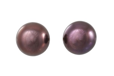 Lot 61 - A PAIR OF BLACK PEARL STUD EARRINGS, gold...