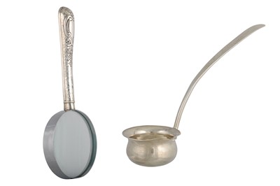 Lot 518 - A GEORGE V SILVER HANDLE MAGNIFYING GLASS, by...