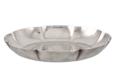 Lot 525 - A MODERN SWISS STERLING SILVER STRAWBERRY DISH,...