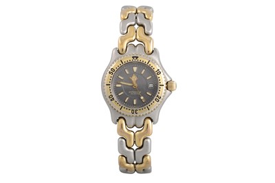 Lot 377 - A LADY'S TAG HEUER PROFESSIONAL WRIST WATCH,...